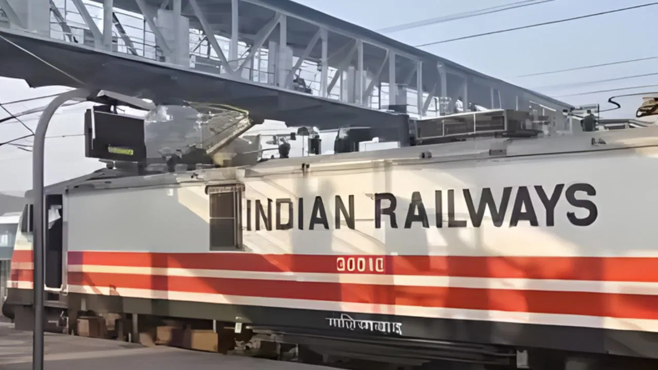 Massive Railway Job Cuts Shock Nation... 30,000 Posts Scrapped!