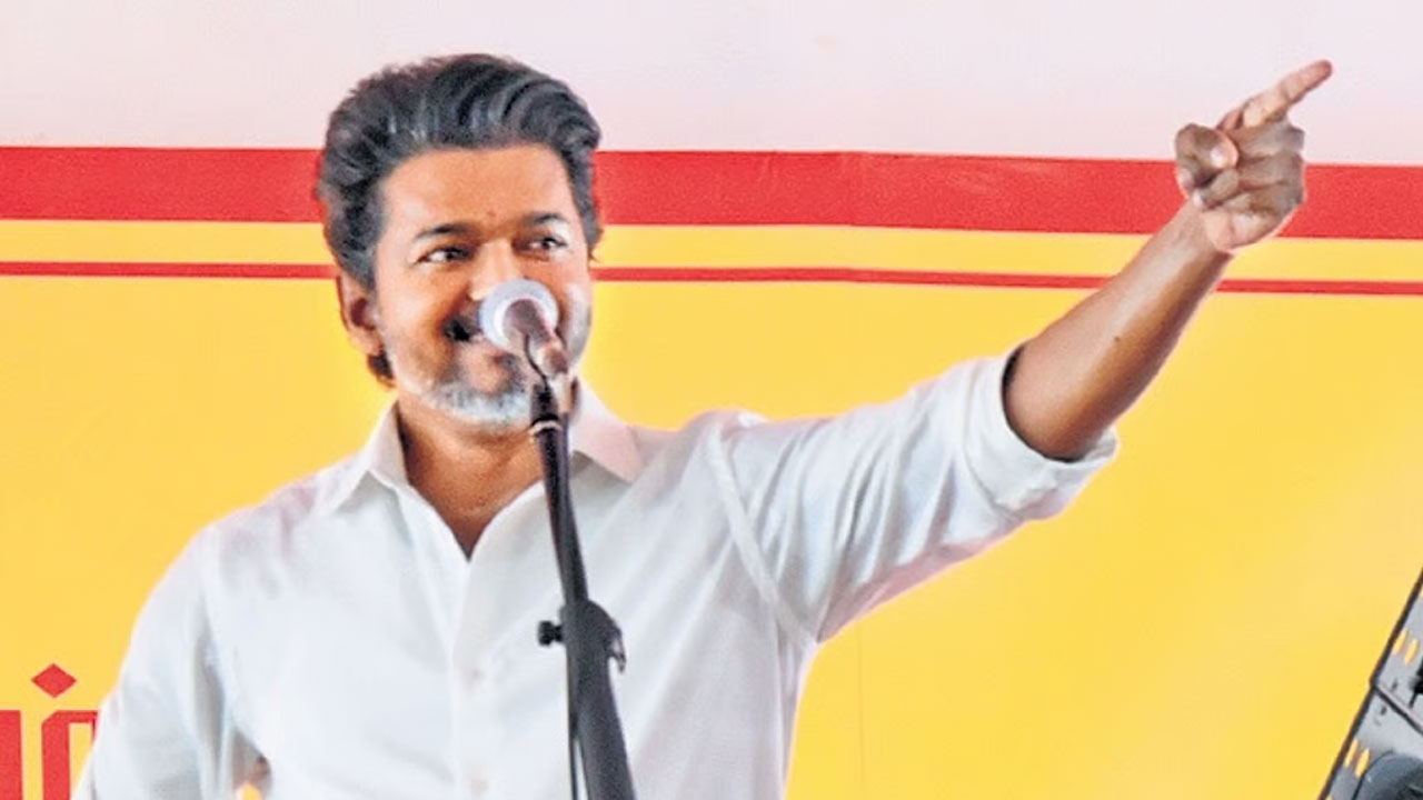 రోడ్డు భద్రతపై సీఎం విజయ్ కఠిన చర్యలు