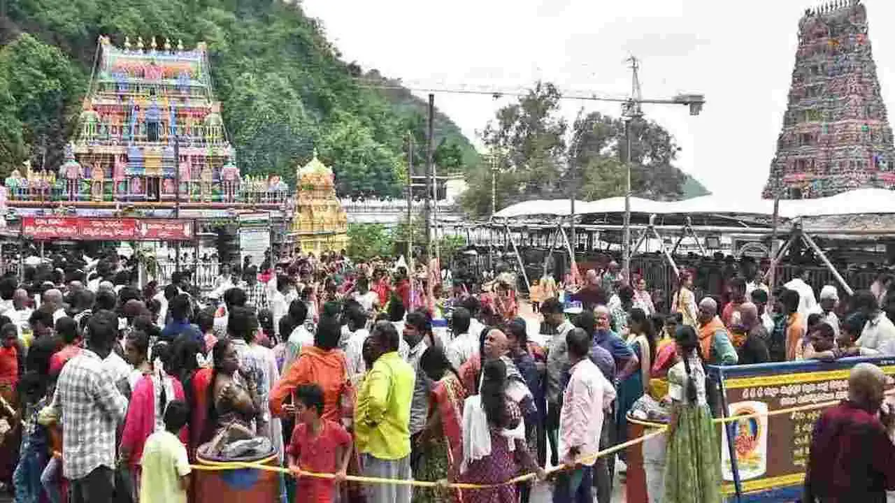 ఇంద్రకీలాద్రిపై ఉన్నతస్థాయి సమీక్ష