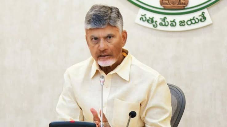 సోషల్ మీడియాపై దృష్టి సారించిన చంద్రబాబు..!