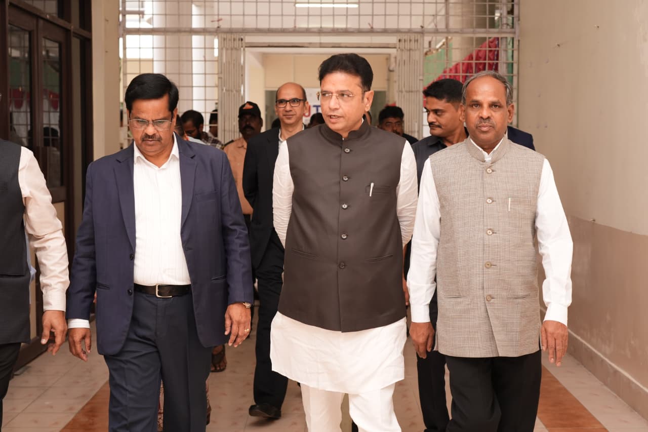 Sridhar Babu Calls for Job-Oriented Higher Education, Urges Stronger Academia-Industry Connect