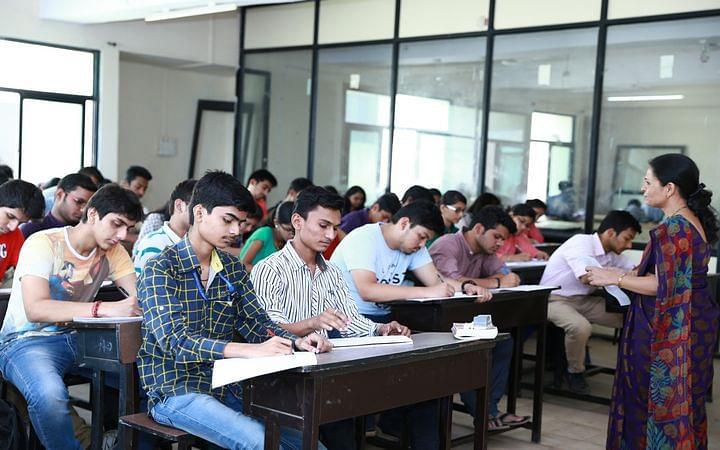 అన్నా యూనివర్సిటీ పరిధిలో షాకింగ్ ఫలితాలు..