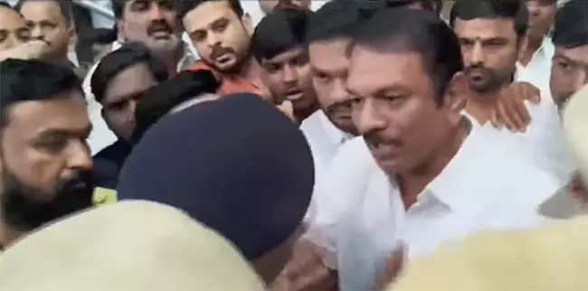Scuffle Breaks Out Between Congress and BRS Workers