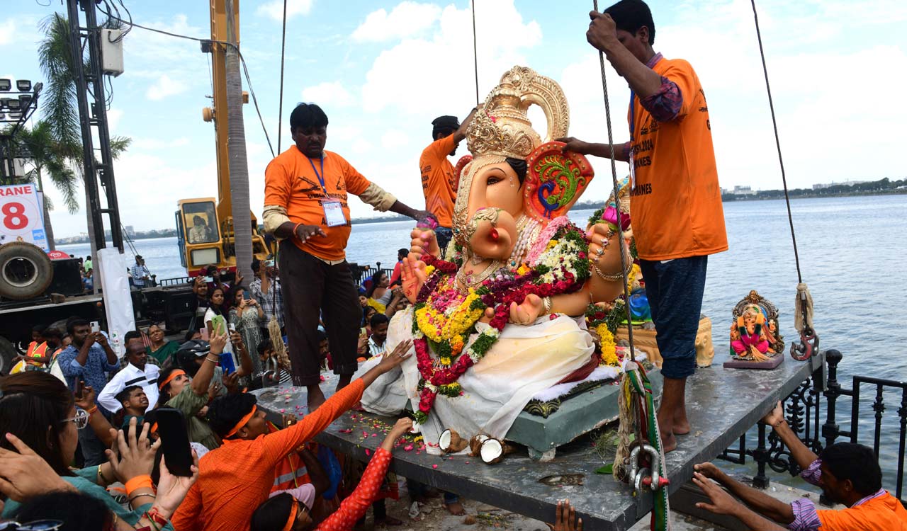 గణనాథుడి మహా నిమజ్జనానికి ట్యాంక్‌బండ్‌పై ఏర్పాట్లు షురూ
