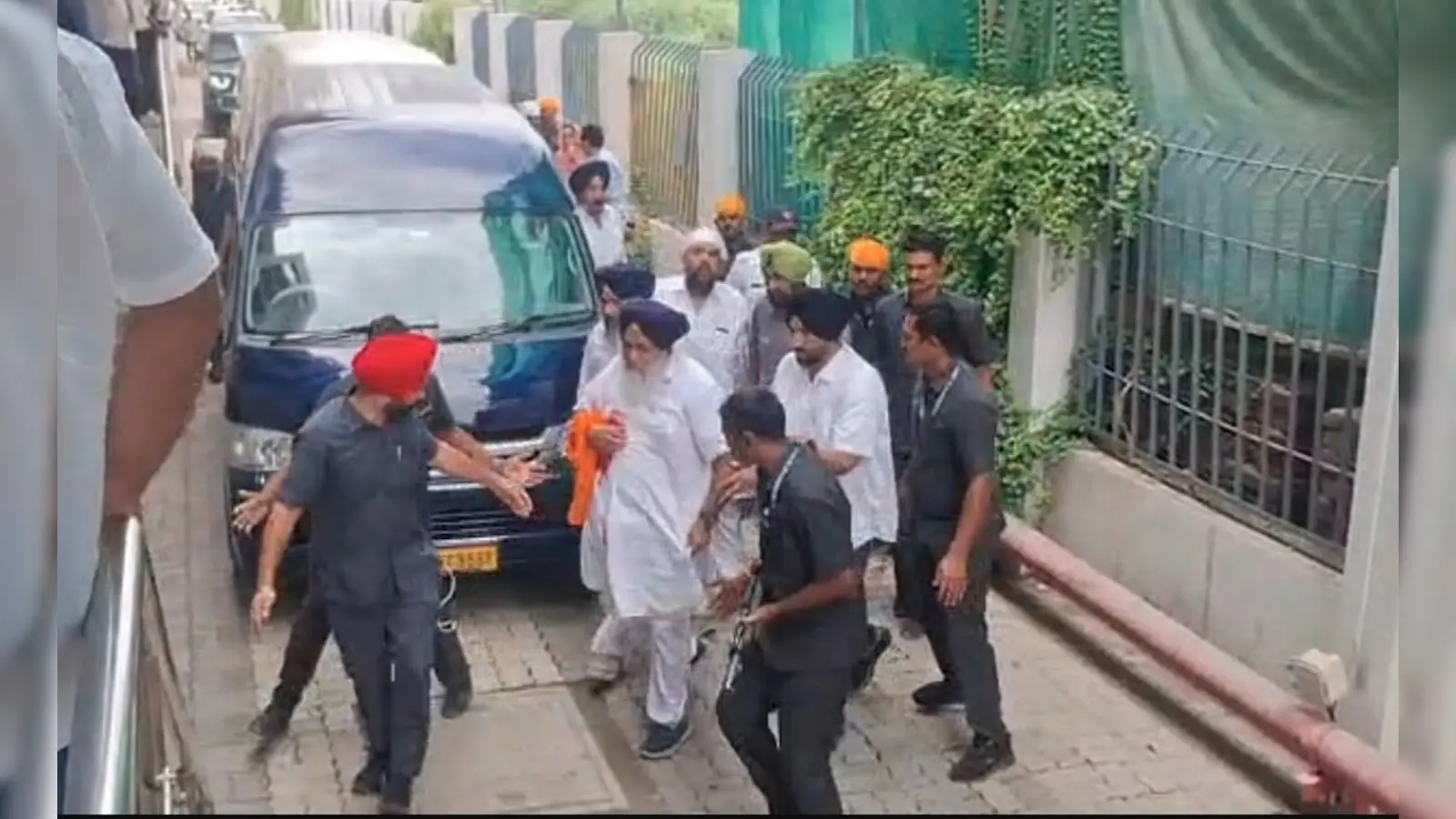 మహారాష్ట్రలో అకాలీదళ్ చీఫ్ పై దాడి