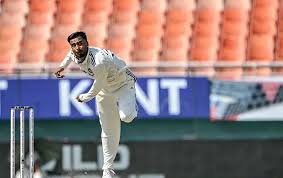 టెస్ట్ తొలి మ్యాచ్లోనే మానవ్ సుతార్ సెన్సేషన్