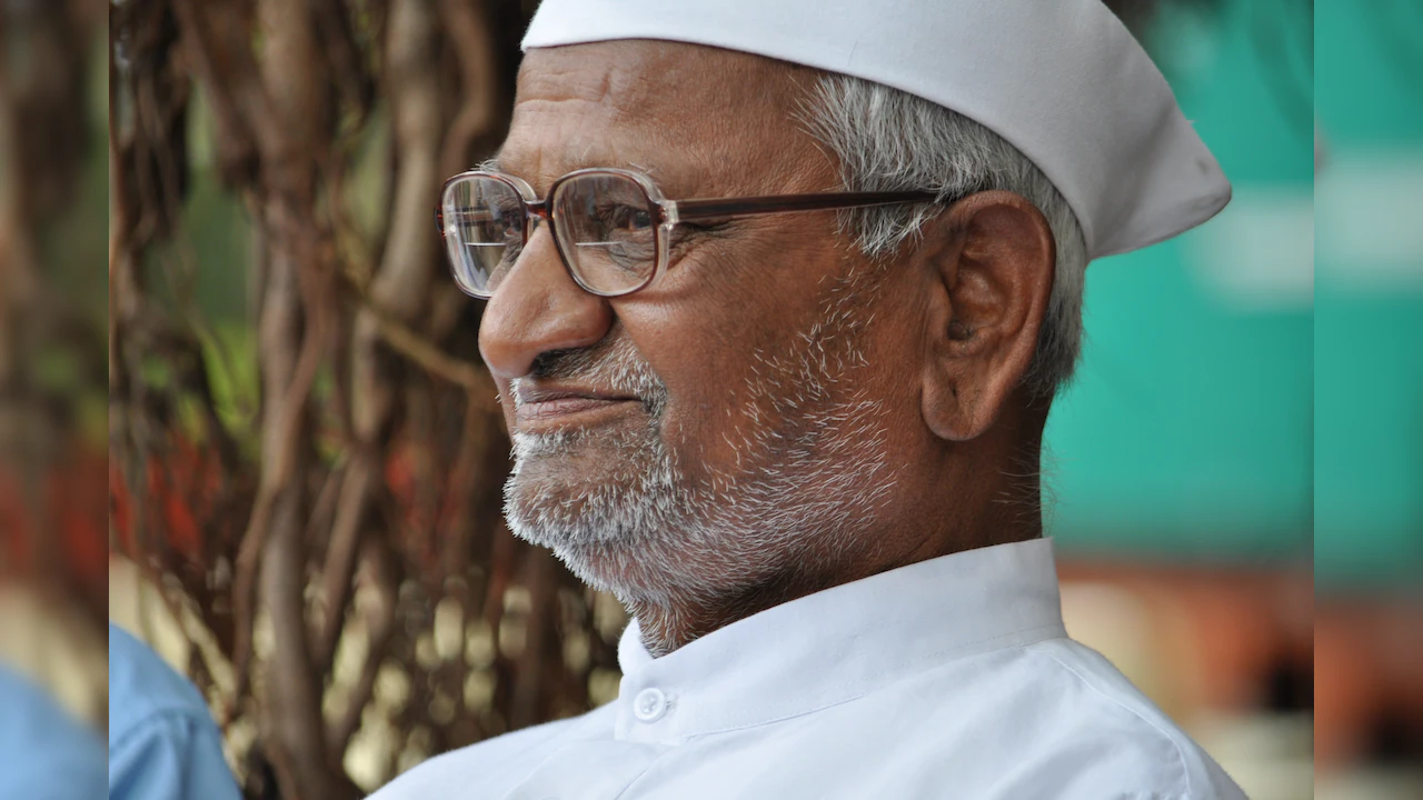 Anna Hazare Warns Over Maharashtra RTI Amendments