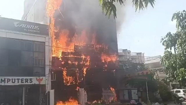 లక్నోలో ఘోర అగ్నిప్రమాదం..