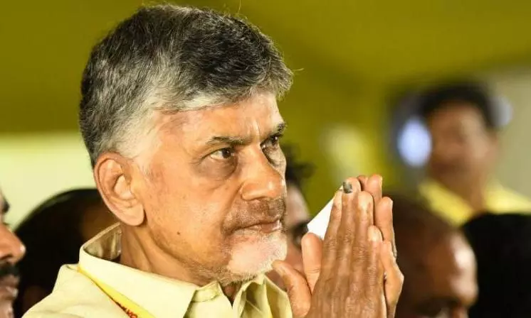 విశాఖలో పేద కుటుంబాలకు ఇళ్లపై పూర్తి హక్కులు - సీఎం చంద్రబాబు