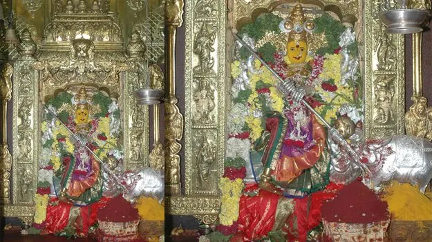 మహిషాసురమర్దినీ దేవిగా దర్శనమిస్తున్న కనకదుర్గమ్మ