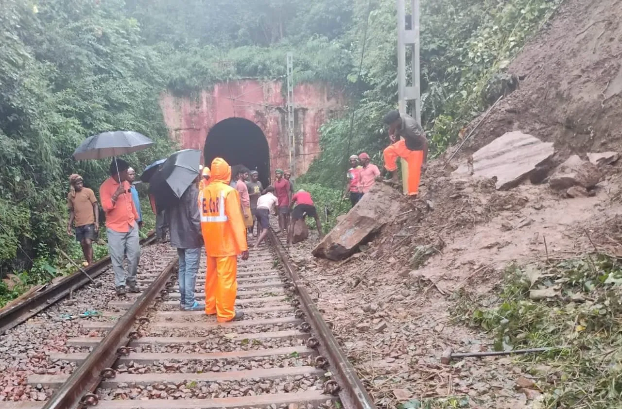 Landslide on Vizag KK Line.. Train Services Disrupted