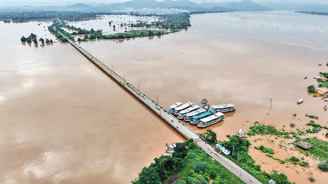 Godavari Flood Fury Intensifies.. Third Warning at Bhadrachalam