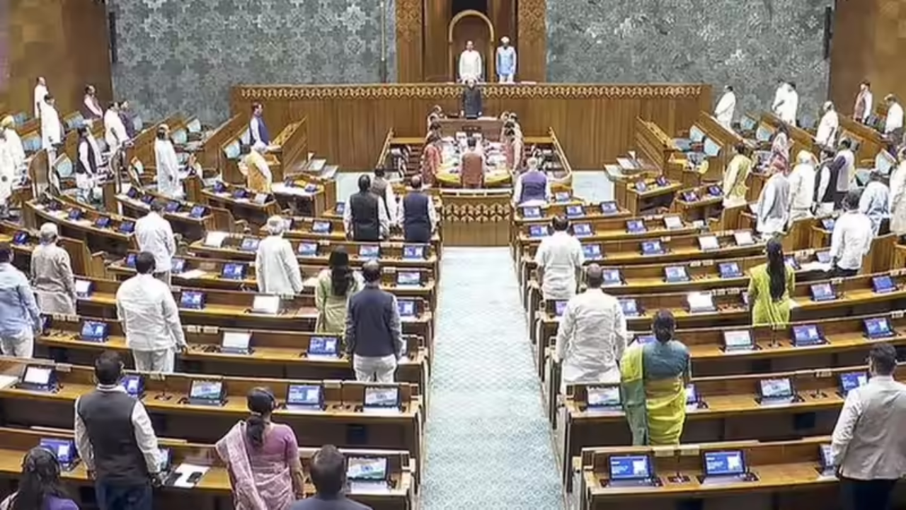 కీలక బిల్లుల ఆమోదం కోసం పార్లమెంట్ ప్రత్యేక సమావేశం
