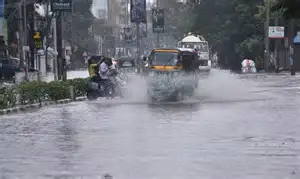 ముంబై–పూణే మిస్సింగ్ లింక్‌పై కొండచరియలు.. 