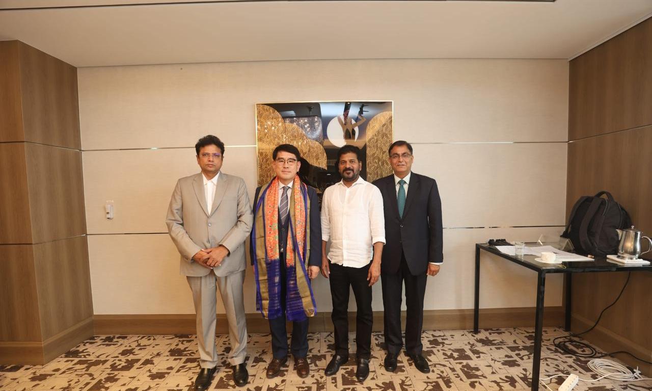 తెలంగాణలో కార్ల తయారీ పరిశ్రమ ఏర్పాటు చేయాలని హ్యుందాయ్‌కు సీఎం రేవంత్ రెడ్డి ఆహ్వానం