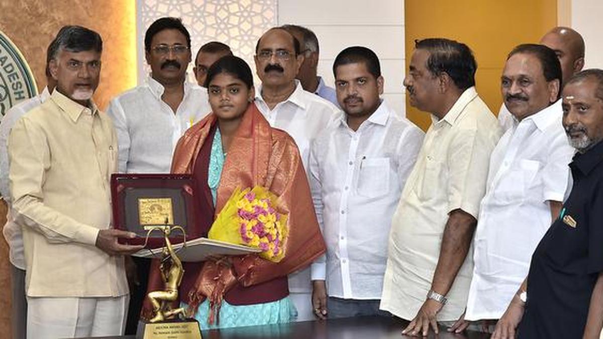 జ్యోతి సురేఖ వెన్నం విజయంపై సీఎం చంద్రబాబు ప్రశంసలు..