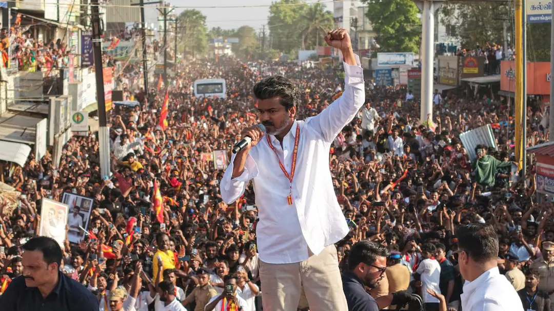ప్రజా సేవతో విజయ్ రాజకీయ ప్రస్థానం