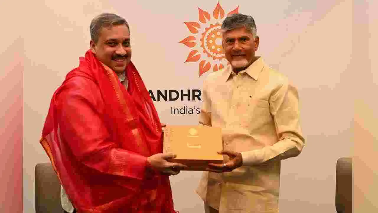 సింగపూర్లో భారత హైకమిషనర్ డాక్టర్ శిల్పక్ అంబులేతో సీఎం చంద్రబాబు భేటీ