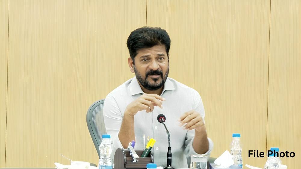 స్వాతంత్య్ర దినోత్సవ కానుకగా స్మార్ట్ రేషన్ కార్డులు.. టీజీ కేబినెట్ కీలక నిర్ణయం