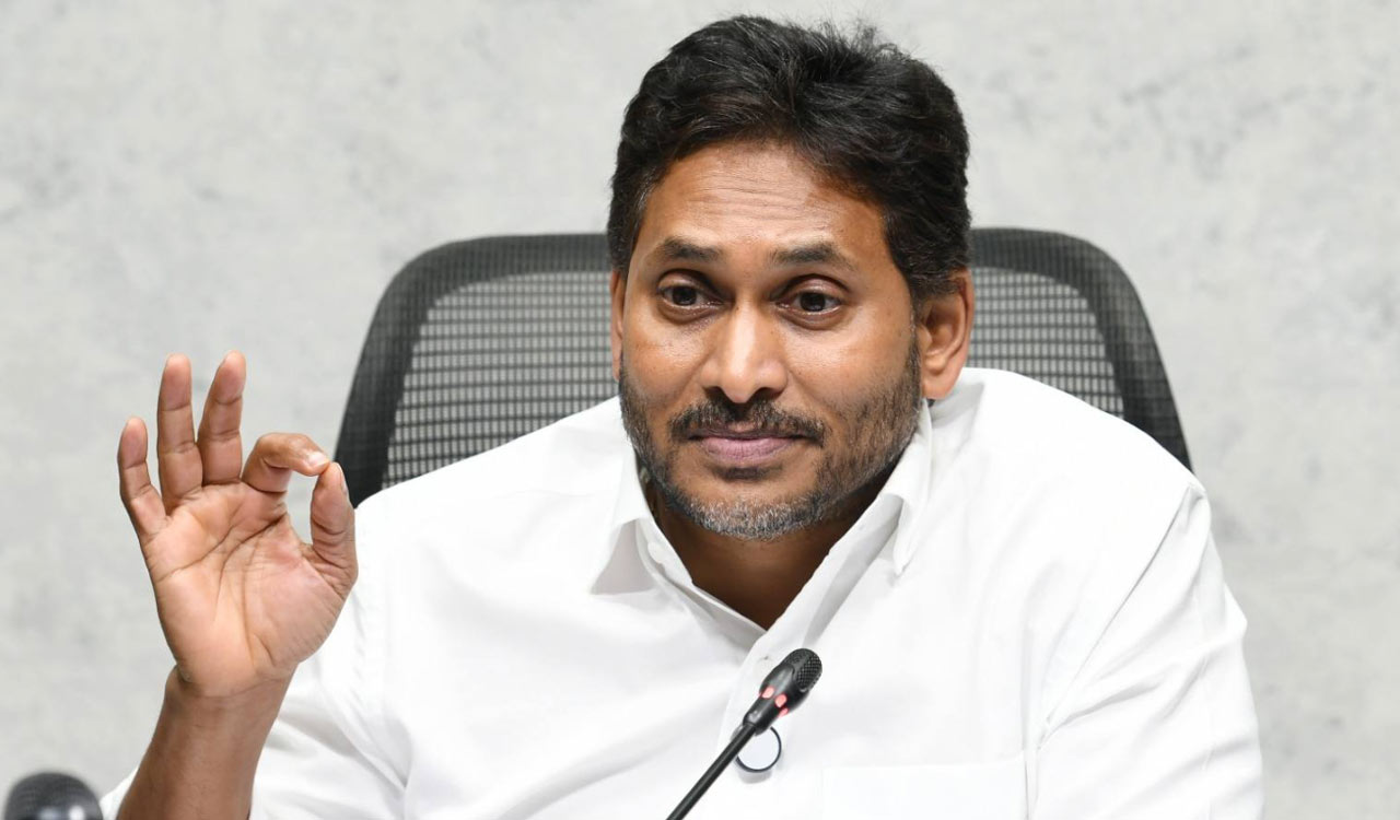నామినేషన్లు వేయకుండా మా వాళ్లను అడ్డుకుంటున్నారు అంటూ వైఎస్ జగన్ ఆరోపణలు
