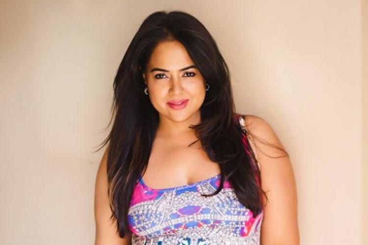 Sameera Reddy Praises South Cinema  