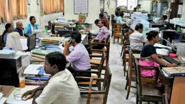 కేంద్ర ఉద్యోగులకు దీపావళి కానుక? 
