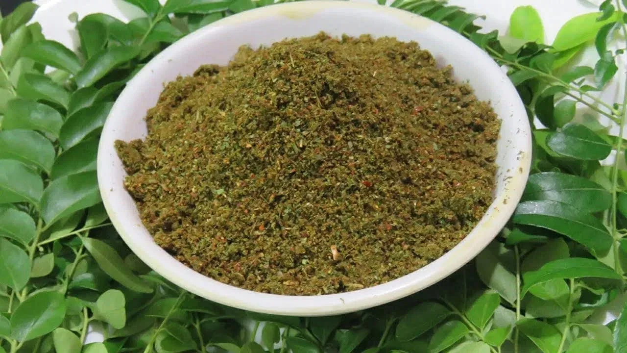 Curry Leaves and Garlic Mixture is Beneficial for Health: Doctors