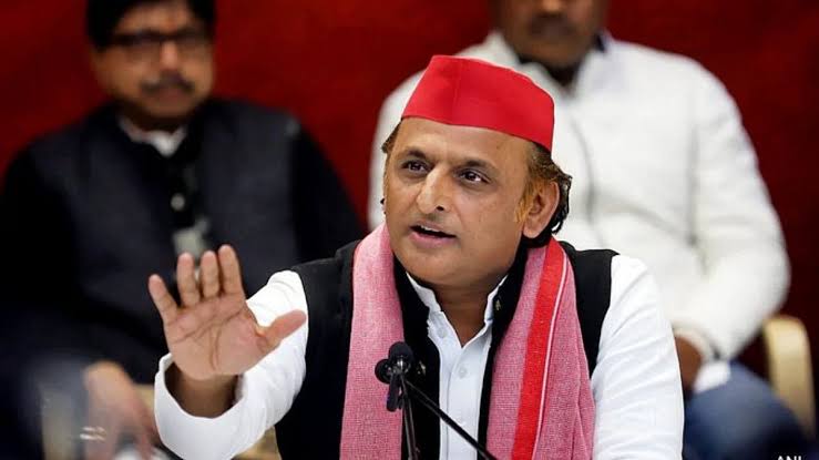 బుల్లెట్‌ప్రూఫ్  జాకెట్‌ ఇస్తే జర్నలిస్టులకు ఇస్తా - అఖిలేష్ యాదవ్ 