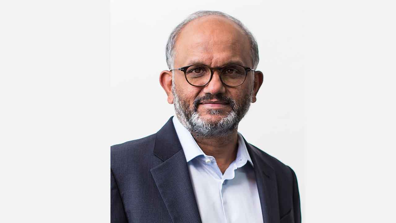అడోబ్ సీఈఓ భారీ షేర్ విక్రయం కలకలం రేపిందా ?