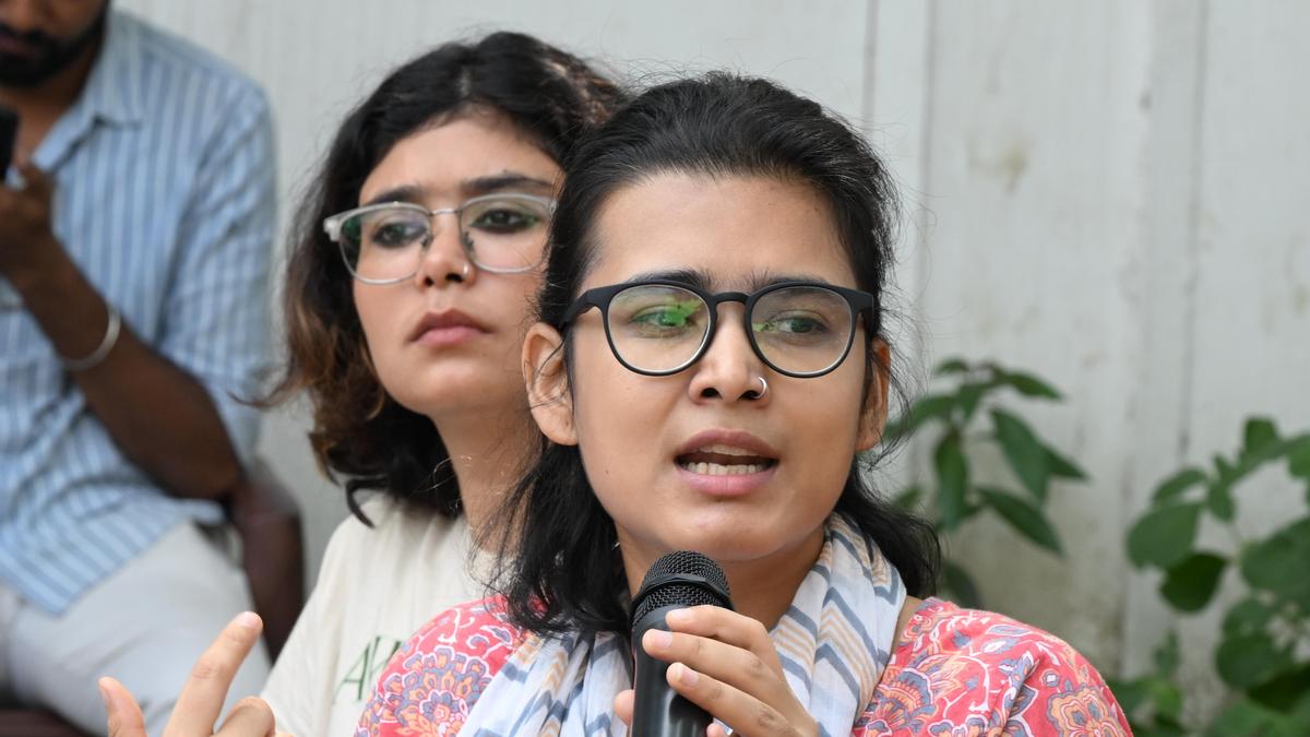 మసూమ్ రాజ్వానీ నిర్బంధంపై నేహా బోరా విమర్శలు
