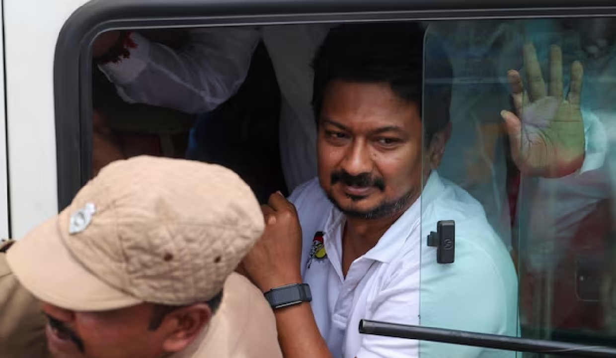 స్టేషన్ బెయిల్‌పై విడుదలైన ఉదయనిధి స్టాలిన్