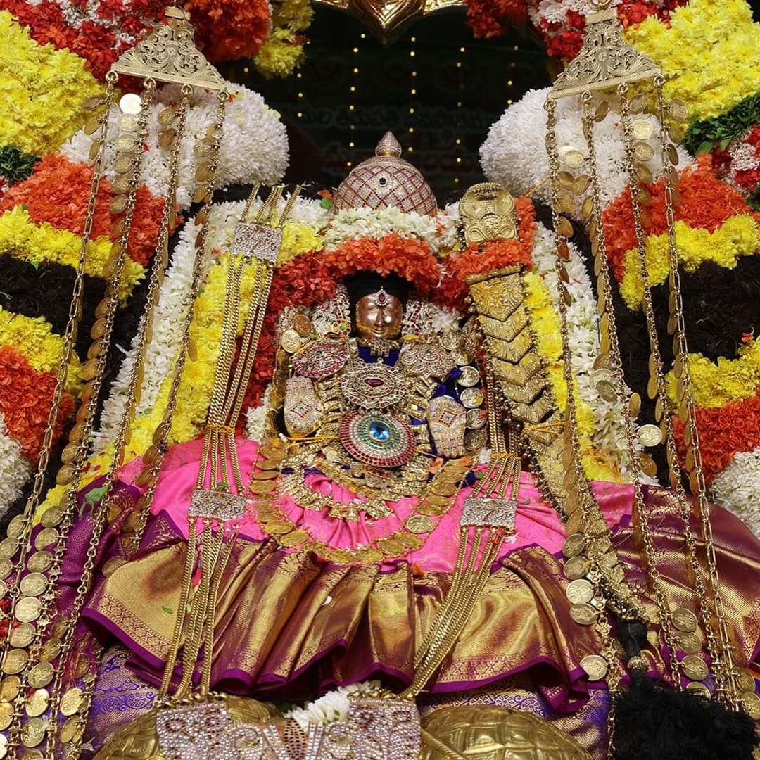 ‘గోవిందా.. గోవిందా’ అంటూ శ్రీవారి నామస్మరణలో రష్యన్‌ భక్తుడు