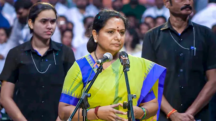 సీఎంవోలో 15 శాతం కమీషన్ల అడ్డా –  కవిత