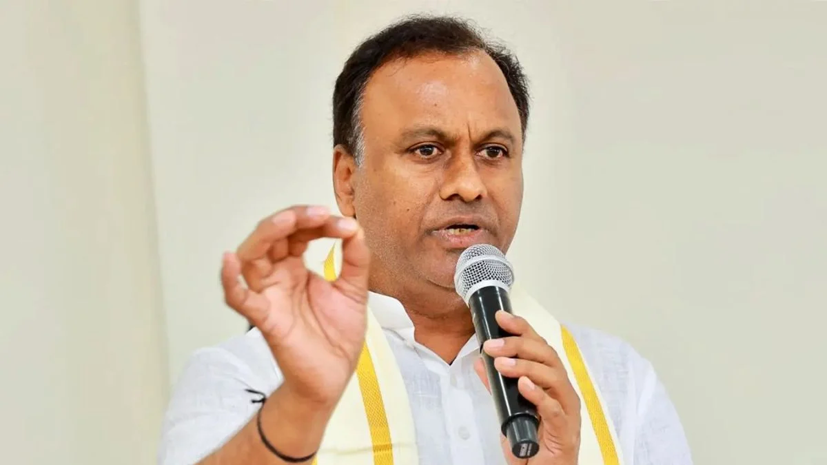 Komatireddy Rajagopal Reddy Absent from PAC Meeting