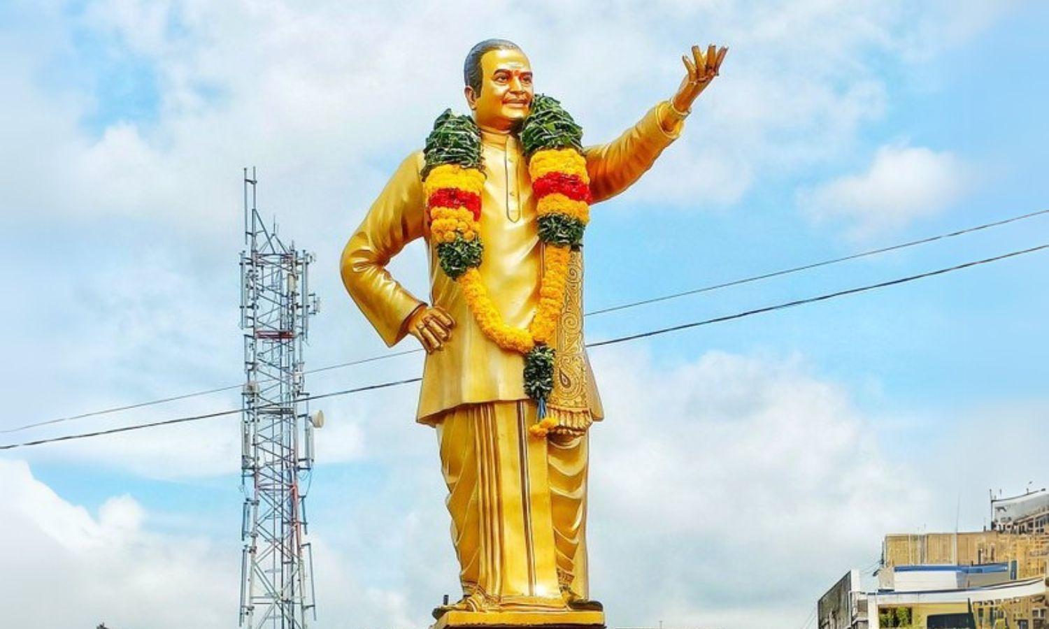 హైదరాబాద్ మైత్రివనంలో  ఎన్టీఆర్ విగ్రహావిష్కరణ..