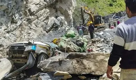 Massive Landslide Hits Himachal Pradesh!