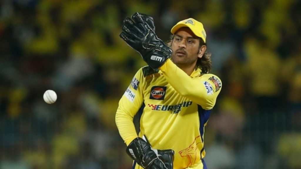 మైదానంలో కూల్, ఇంట్లో మాత్రం అలా కాదు... ధోనీ ఆసక్తికర వ్యాఖ్యలు
