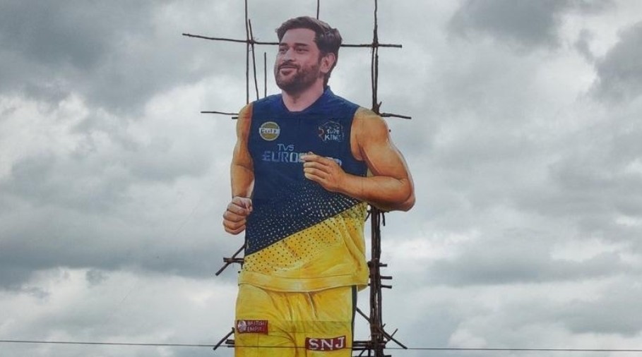 77-Foot MS Dhoni Cutout Erected in Andhra Pradesh to Celebrate His 45th Birthday