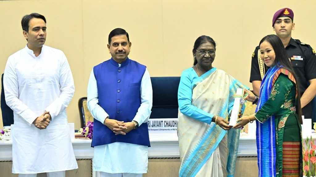 విద్యా వ్యవస్థకు పాఠశాల విద్యే పునాది - ద్రౌపది ముర్ము 