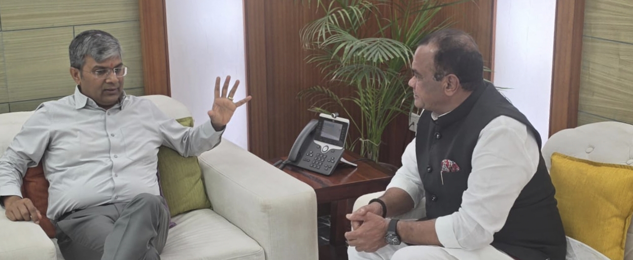హైదరాబాద్–విజయవాడ హైవే విస్తరణ పనులను వేగవంతం చేయండి - NHAI చైర్మన్ కు మంత్రి కోమటి రెడ్డి వినతి