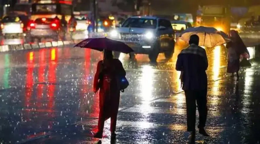 Heavy Rain Lashes Hyderabad Since Midnight