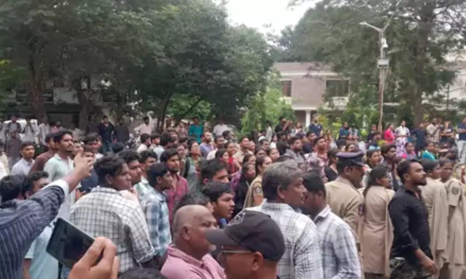 విశాఖలో ఉక్కు బాధితుల నిరసనకు సిద్ధం