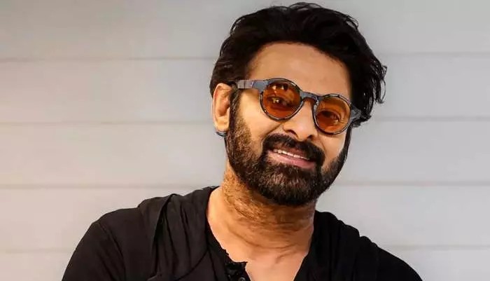 ప్లాప్ నిర్మాతకు అండగా నిలిచిన ప్రభాస్?