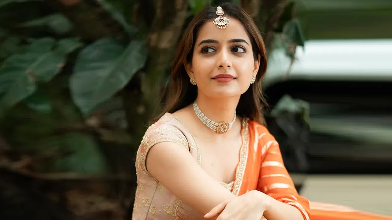 ఆషికా ఖాతాలో మరో క్రేజీ ప్రాజెక్ట్