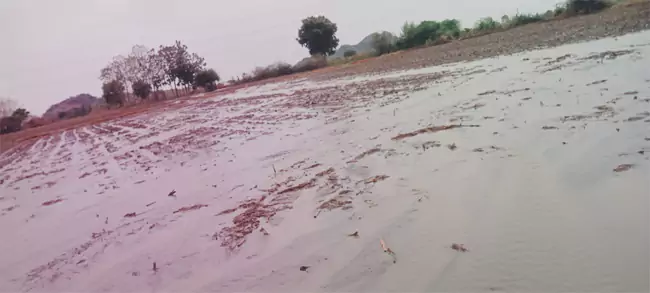 దేవాదుల లీకేజీతో రైతులకు భారీ నష్టం