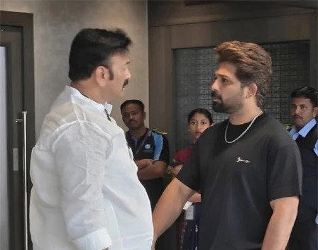ఎయిర్‌పోర్టులో ఏపీ రాజకీయ నాయకుడితో అల్లు అర్జున్‌ స్పెషల్‌ మూమెంట్‌