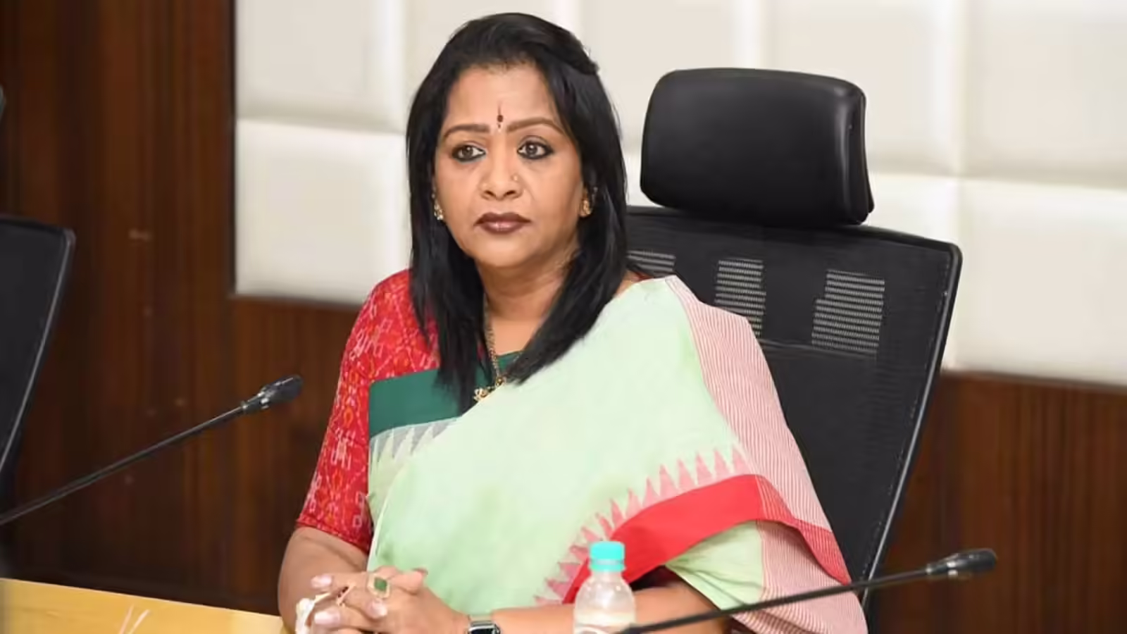 Telangana Women’s Commission Chairperson Gadwal Vijayalakshmi Files Missing Complaint for Sister