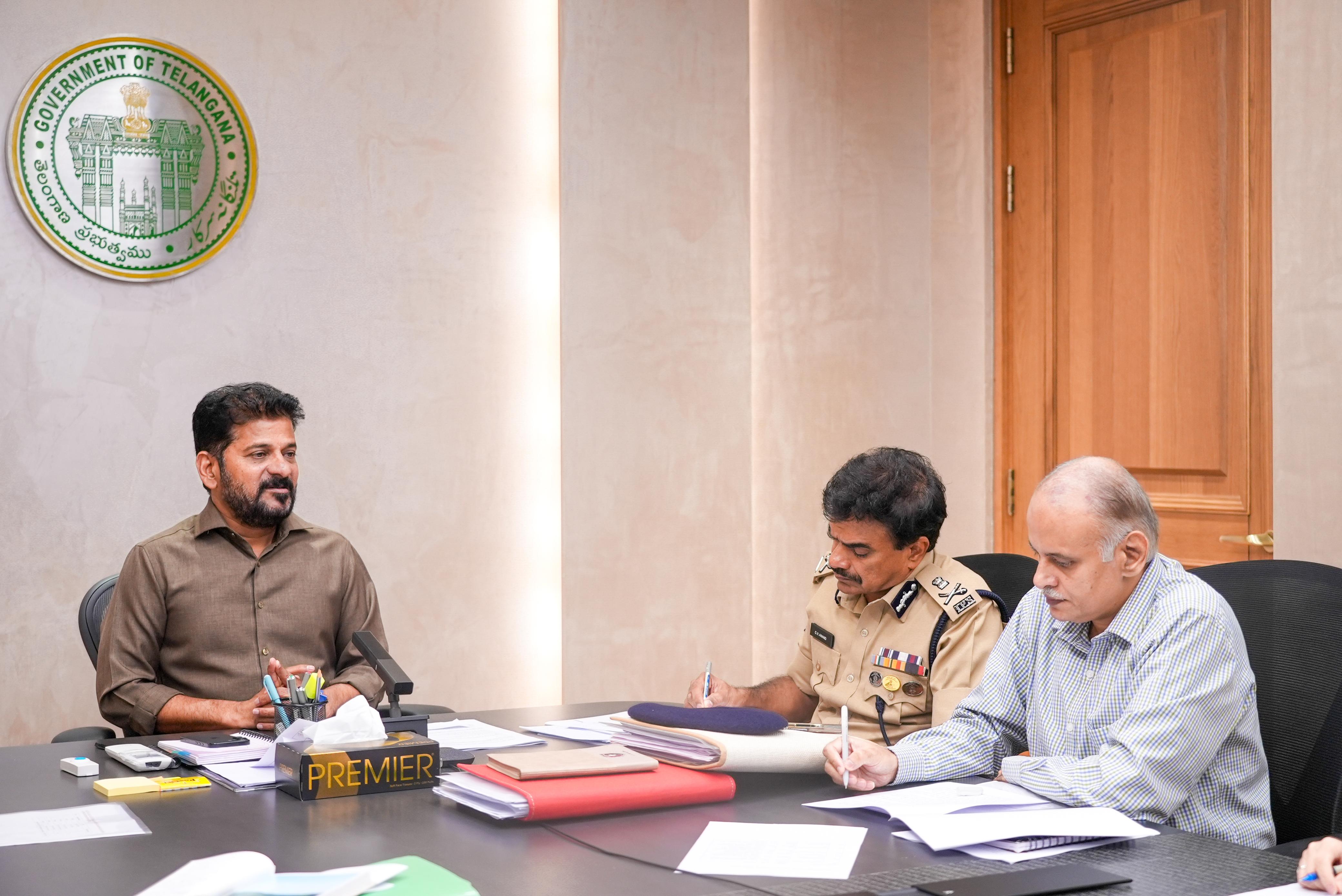 పోలీస్ పరీక్షల నిర్వహణపై ప్రత్యేక నిఘా - సీఎం రేవంత్
