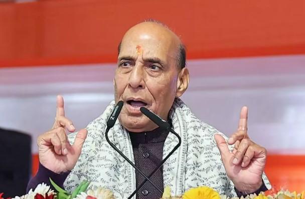 సరిహద్దుల్లో ఇనుప గోడలా ట్యాంకులు: రాజ్నాథ్ సింగ్