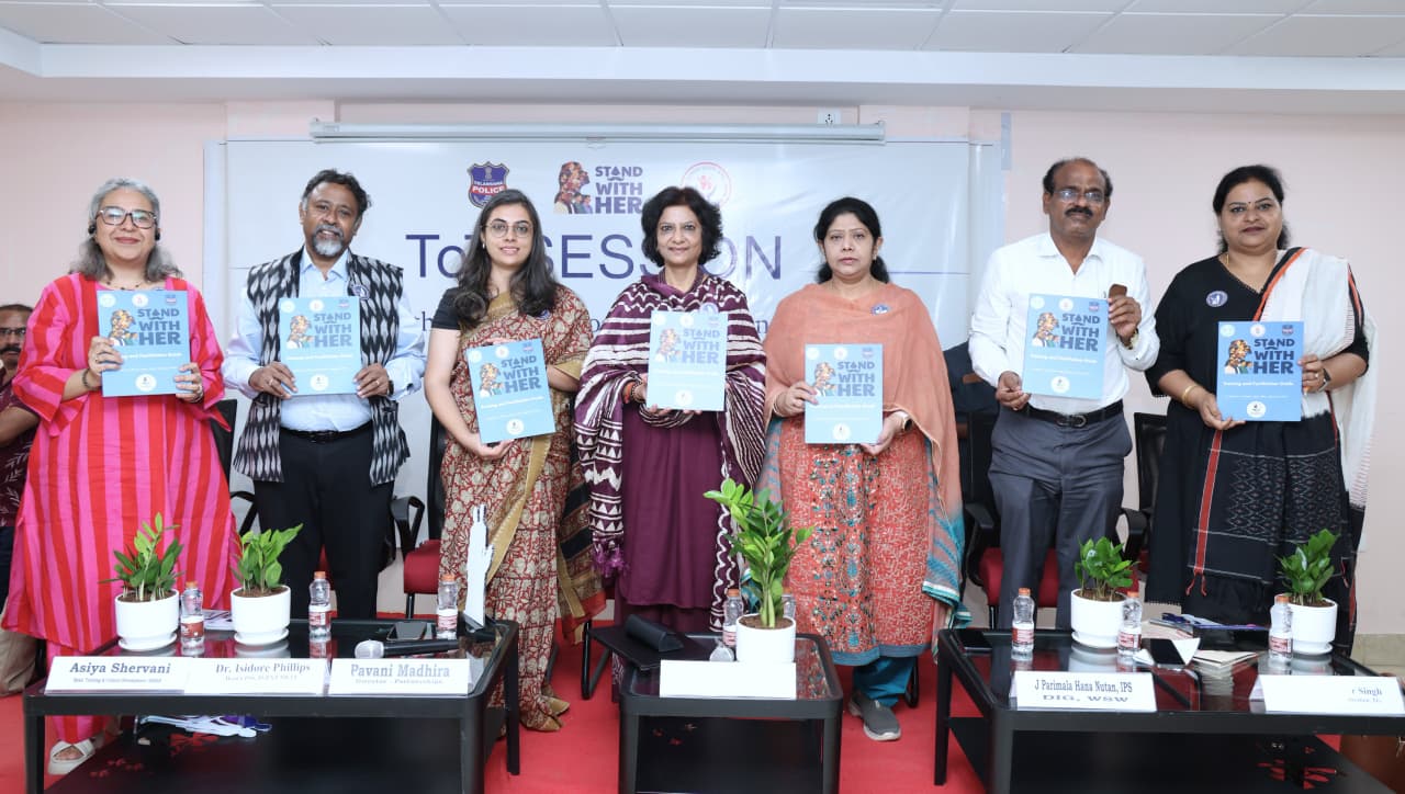 'స్టాండ్ విత్ హర్'కు తెలంగాణ పోలీసుల శ్రీకారం
